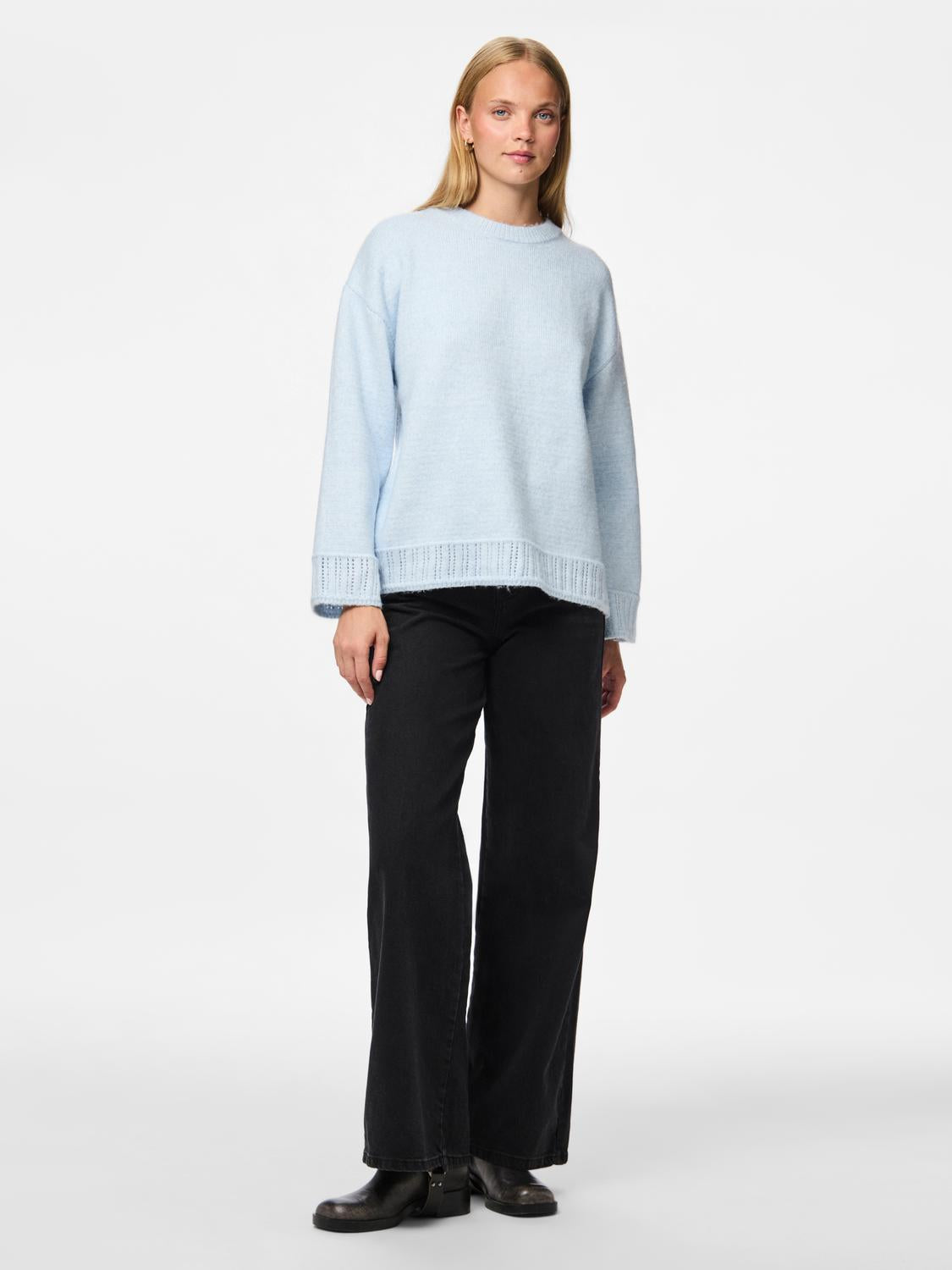 model_shot-front_full